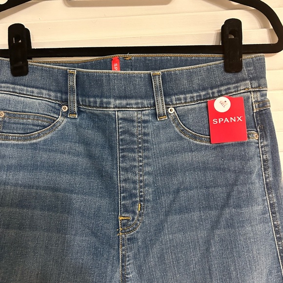 BNWT Spanx wide leg trouser detail jeans! These jeans have a cuffed hem. - Picture 5 of 6